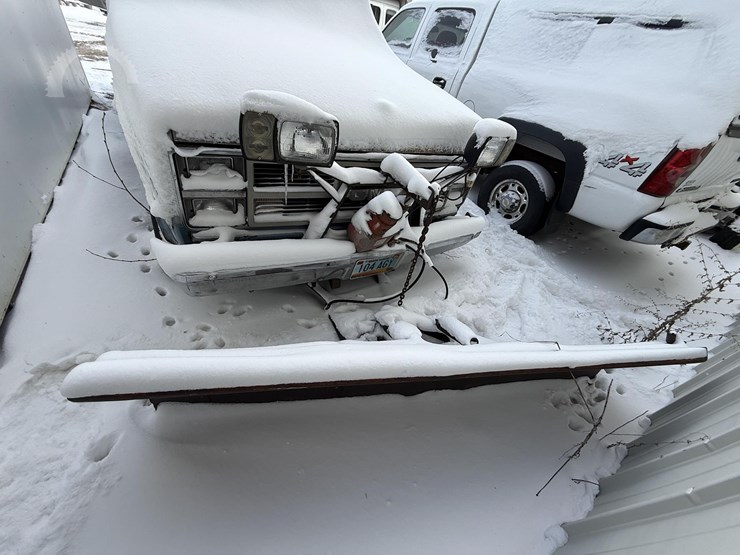 1983-chevrolet-suburban-image-12