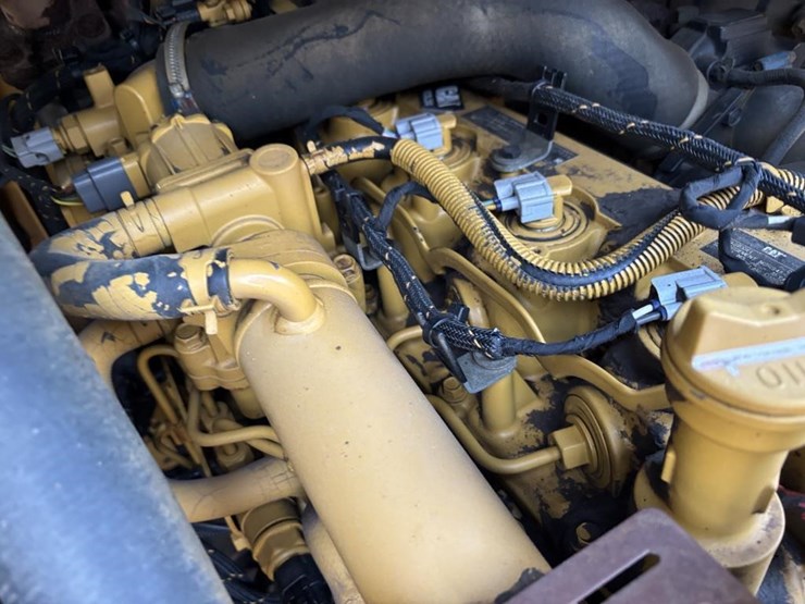 2021-caterpillar-259d3-image-41