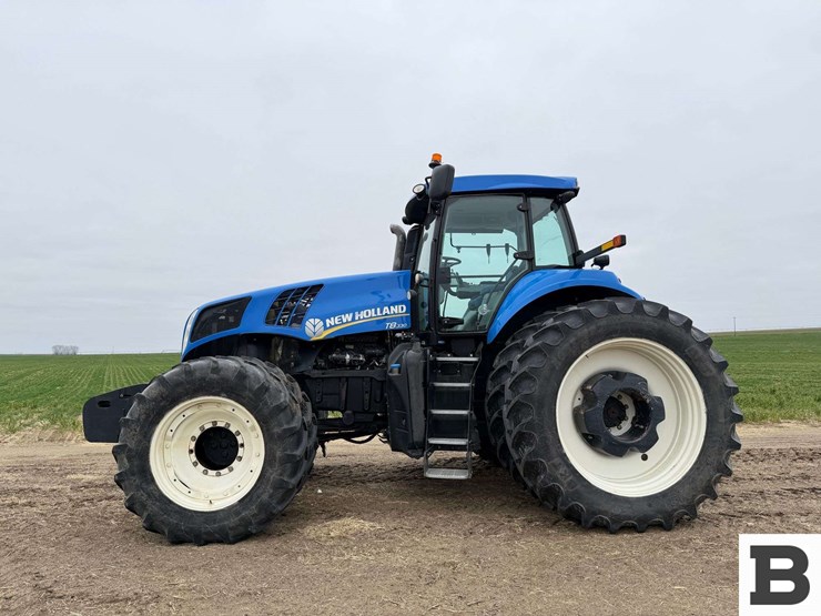 new-holland-t8.330-image-2