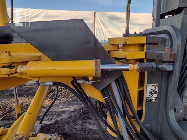 2004-volvo-g86-image-32