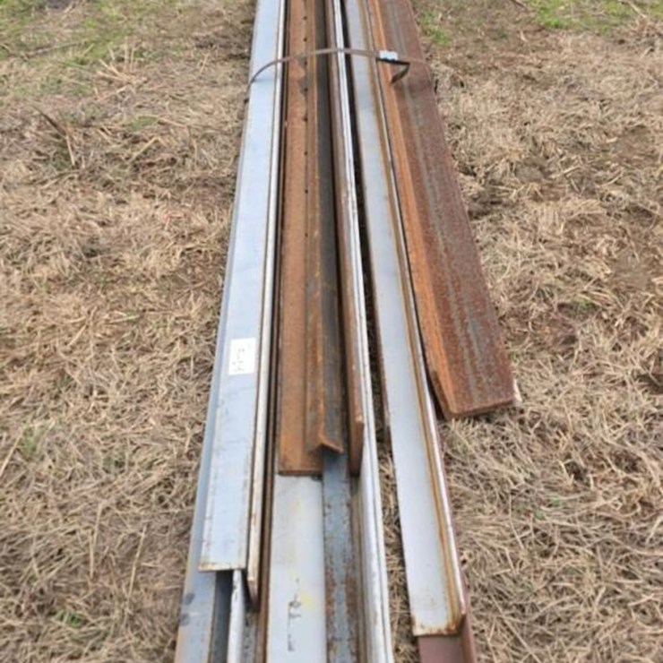 BUNDLE OF ANGLE IRON
