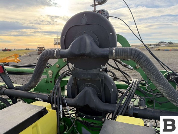 john-deere-1720-image-34