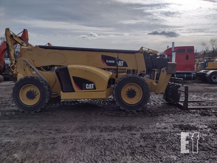 2019-caterpillar-tl1055d-image-3