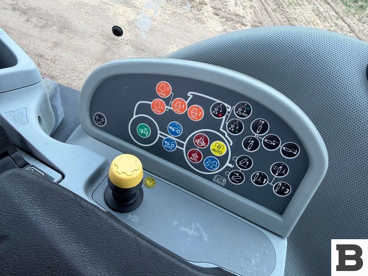 new-holland-t8.330-image-85