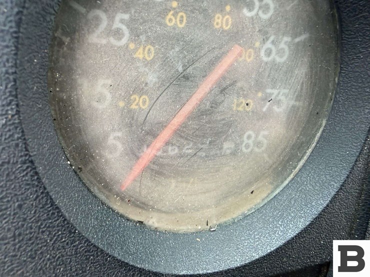 1996-freightliner-fl70-image-51