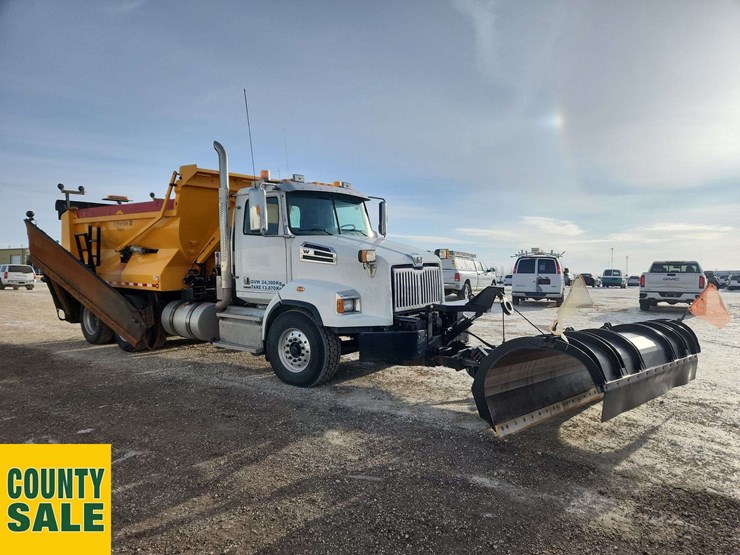 2015-western-star-4700-image-2