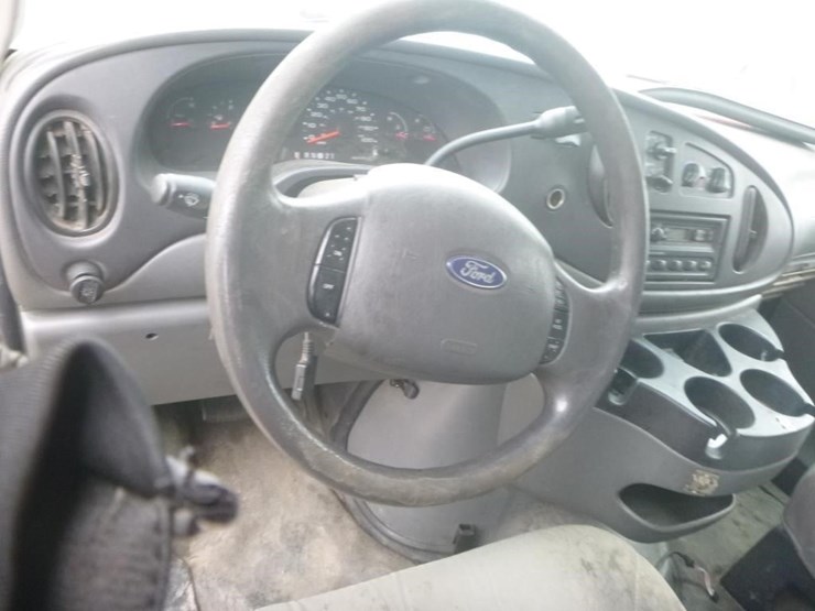 2006-ford-e350-image-9