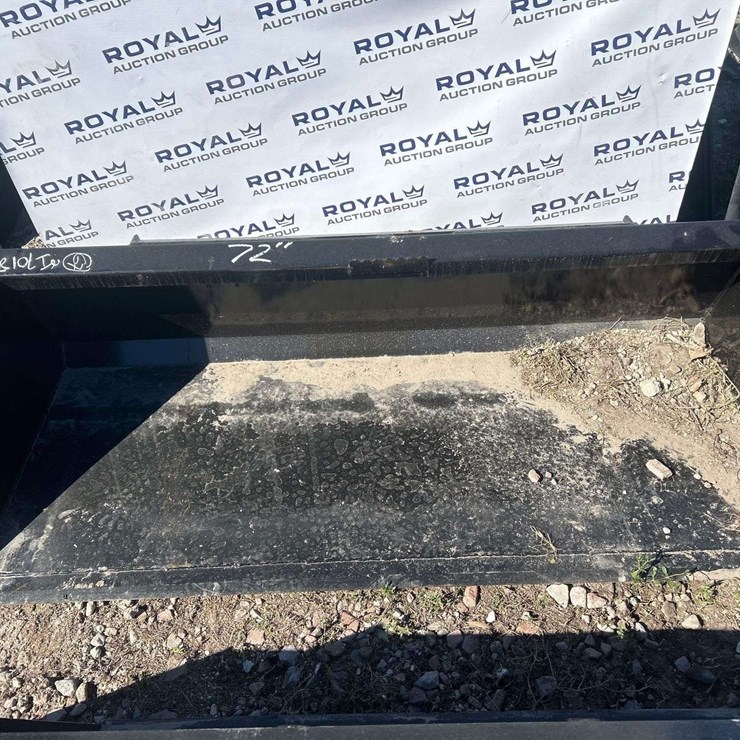 2025 Swict 72in. Bucket Skid Steer Attachment