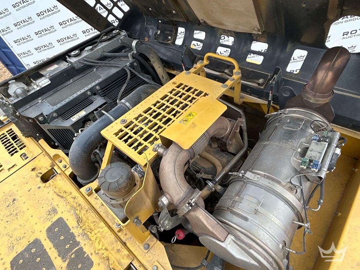 2015-komatsu-pc360-image-9