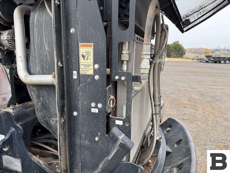 2014-case-ih-steiger-370-rowtrac-image-63