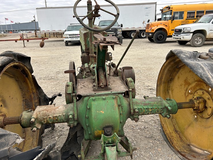 john-deere-b-image-5