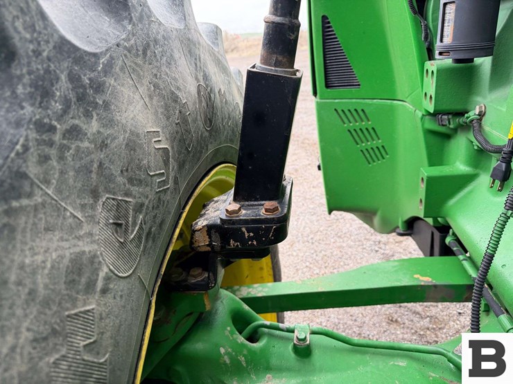 2011-john-deere-8310r-image-21