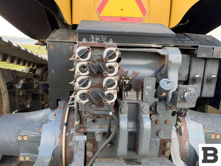 2003-challenger-mt755-image-25