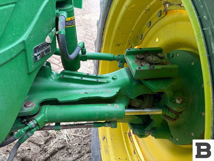 2012-john-deere-7215r-image-43