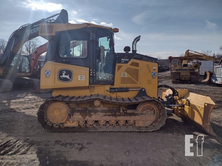 2021-deere-650k-lgp-image-3