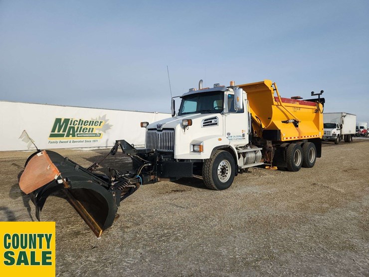 2015-western-star-4700-image-1