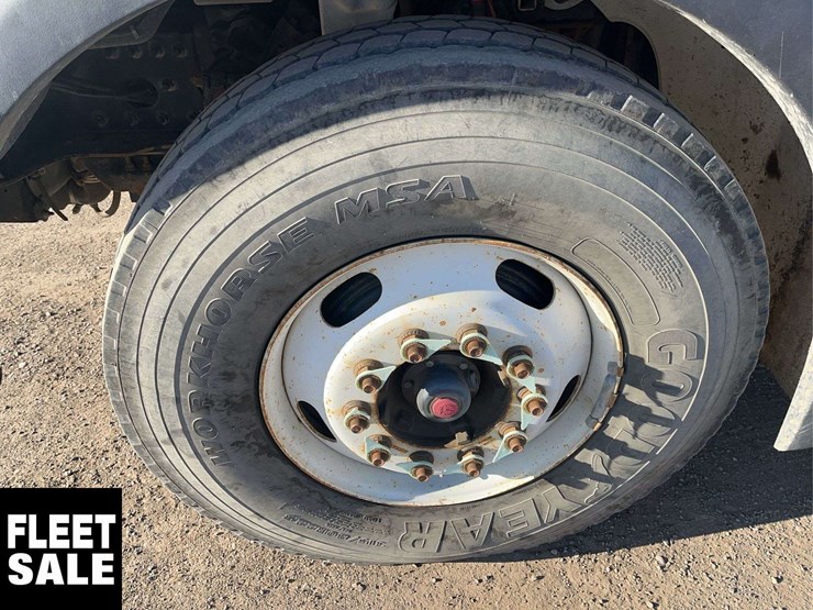 2012-freightliner-m2-112-t/a-service-truck-image-10