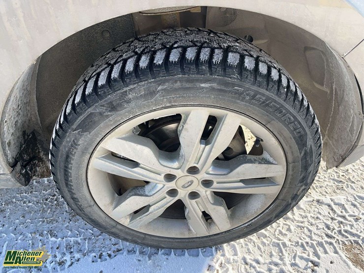 2012-ford-edge-image-13