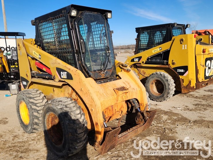 2011-caterpillar-236b3-image-6