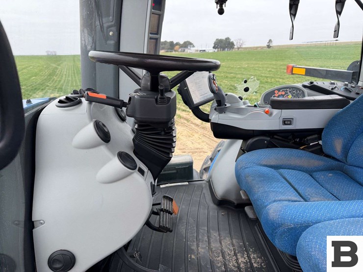 new-holland-t8.330-image-80