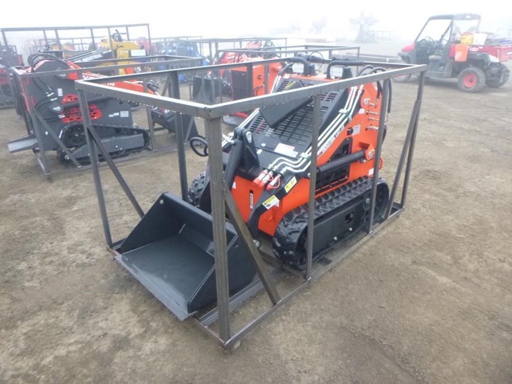 2025-agt-lrt23-skid-steer-track-loader-image-1