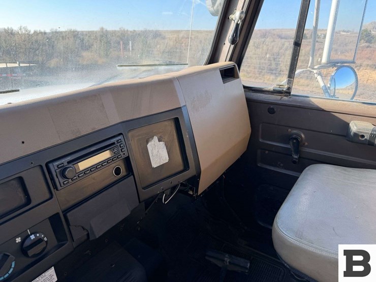 1992-international-4800-image-45