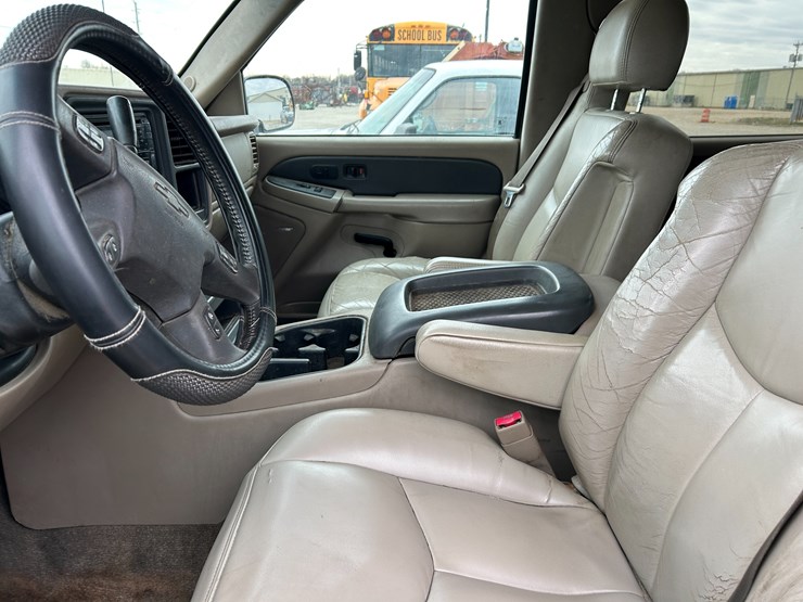 #37770-•-chevrolet-avalanche-4x4-pickup-vin:-3gnke13t83g169931-image-2