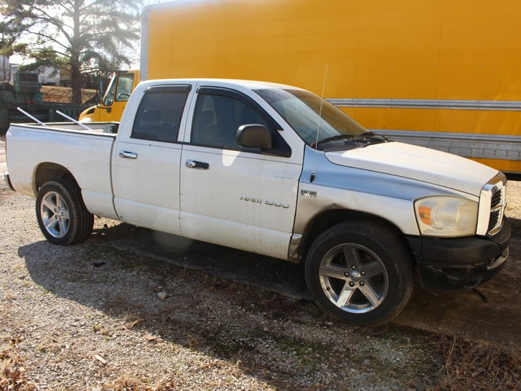 2006-dodge-ram-1500-image-1