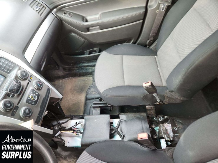 2013-ford-explorer-image-35