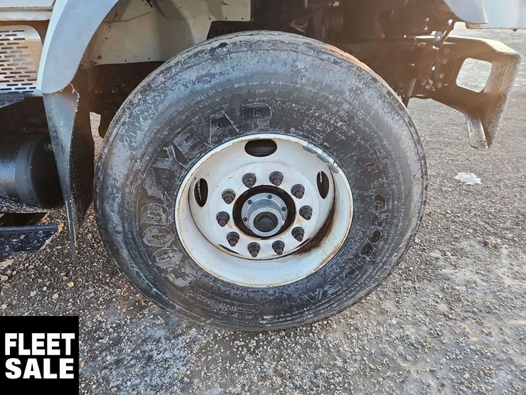 2005-international-workstar-7400-image-15