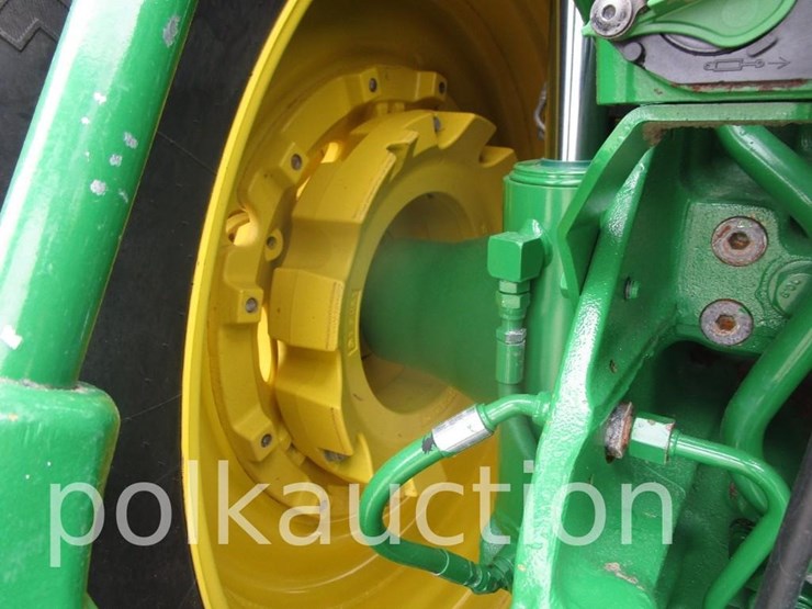 2014-john-deere-8295r-image-15