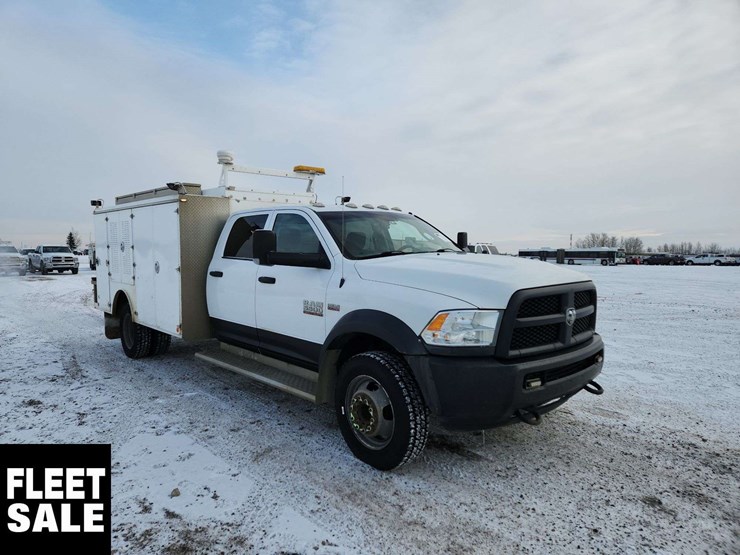 2015-ram-5500-4x4-s/a-service-truck-image-2