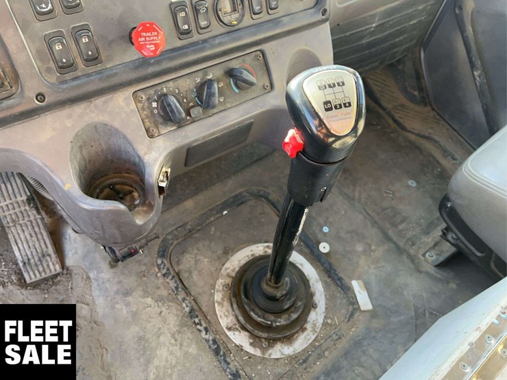 2012-freightliner-m2-112-t/a-service-truck-image-20