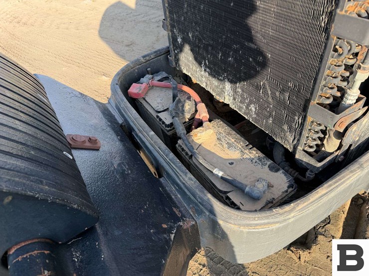 2003-challenger-mt755-image-34