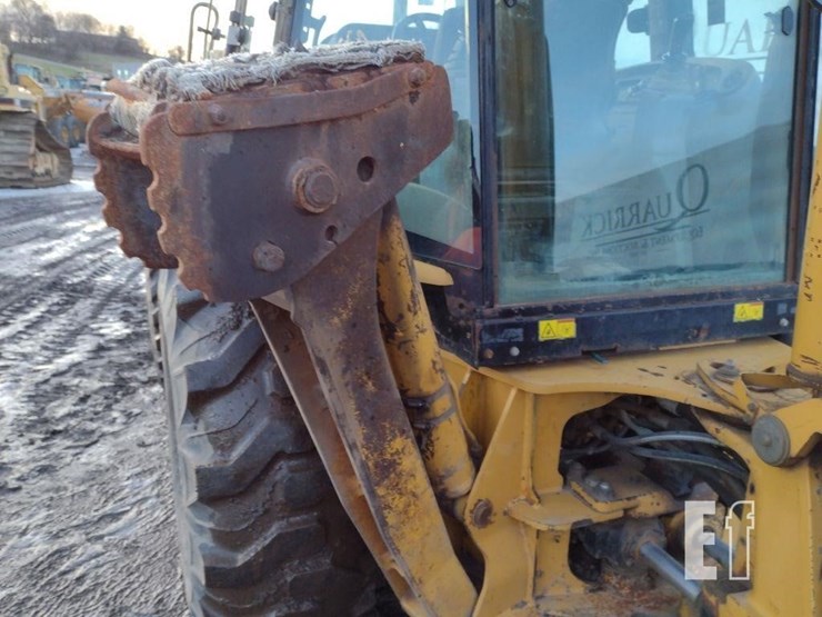 2005-caterpillar-420d-image-28