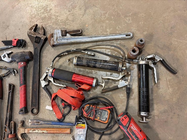 assortment-of-power-&-hand-tools-image-11