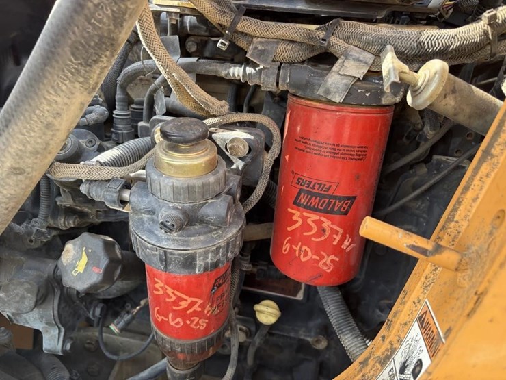 2018-case-580sn-image-26