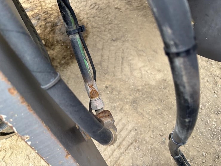 2012-volvo-l30b-image-13