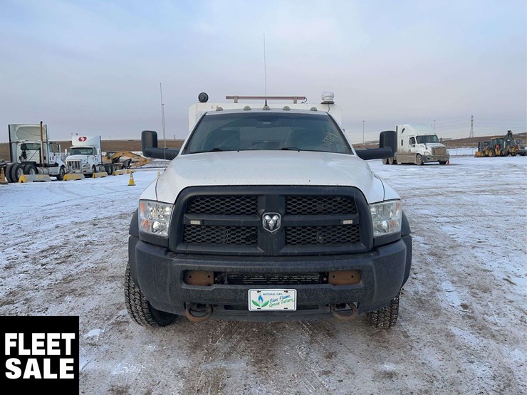 2016-ram-5500-4x4-s/a-service-truck-image-9
