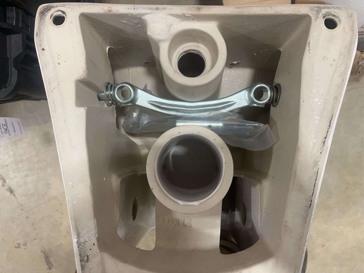 (2)-new-duravit-wall-mounted-toilets-image-4