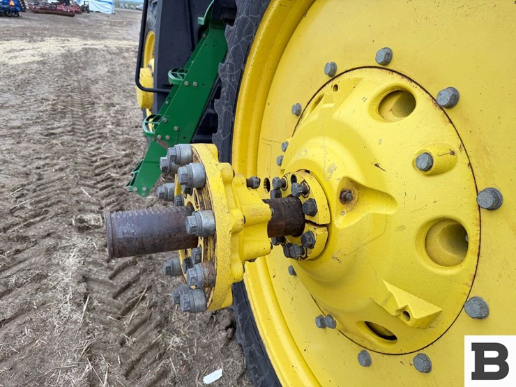 2012-john-deere-7215r-image-21