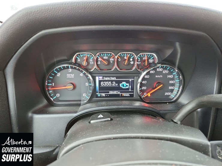 2017-chevrolet-silverado-1500-image-21