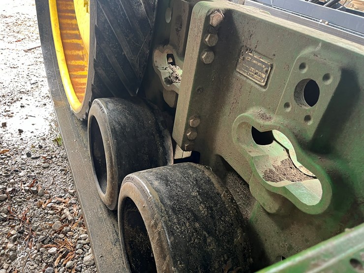 2014-john-deere-8370rt-image-30