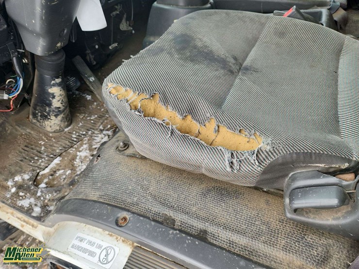 2003-gmc-w4500-image-32