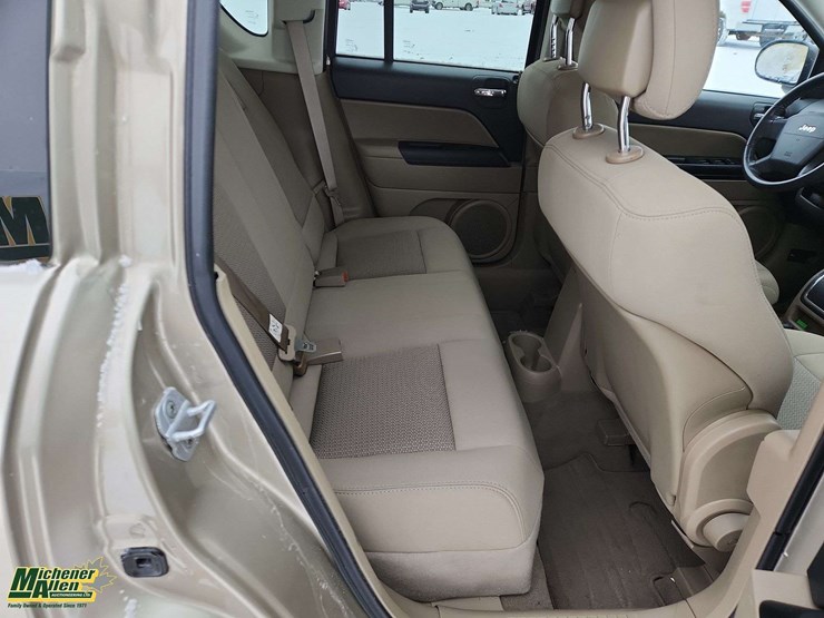 2010-jeep-compass-image-16