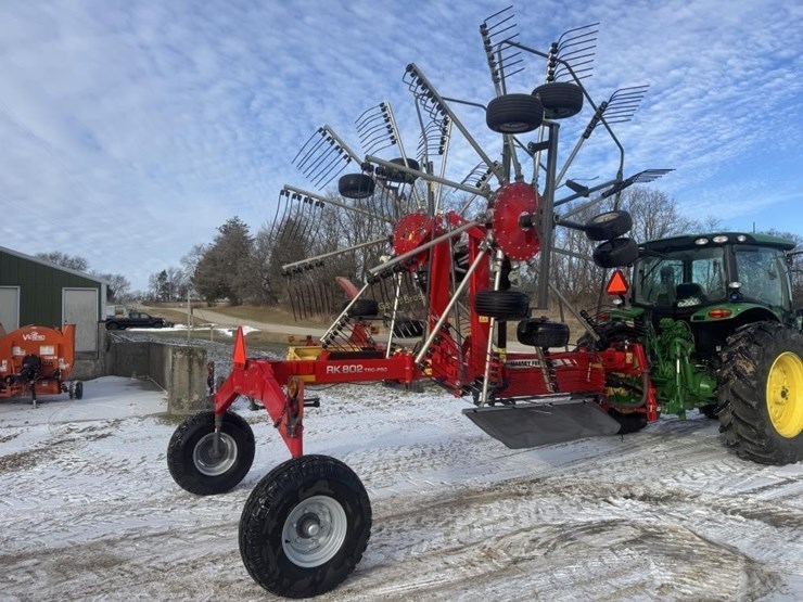 massey-ferguson-rk802-twin-rotary-rake-image-3