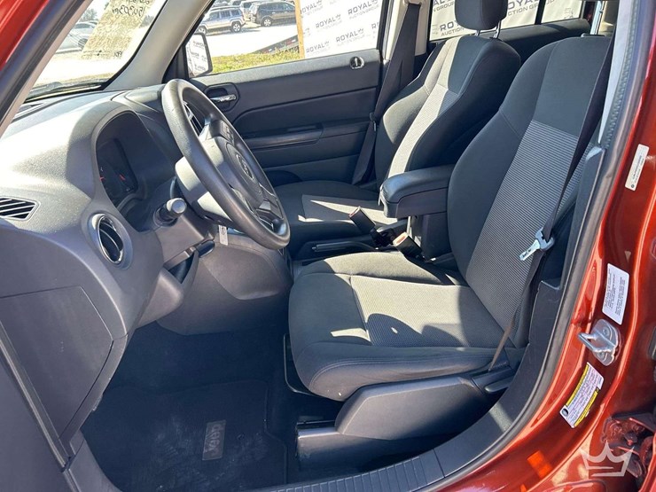 2012-jeep-patriot-image-12