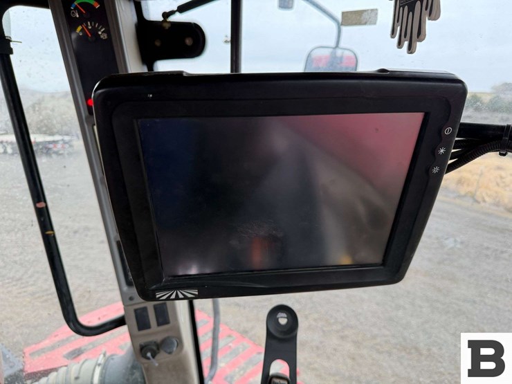 2014-case-ih-steiger-370-rowtrac-image-82