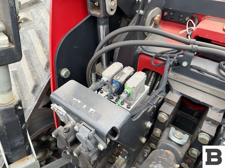 2012-case-ih-600-image-49