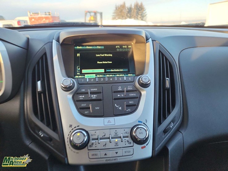 2017-chevrolet-equinox-lt-image-22